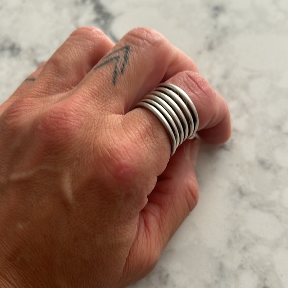 Modern silver ring - Picture 4 of 5